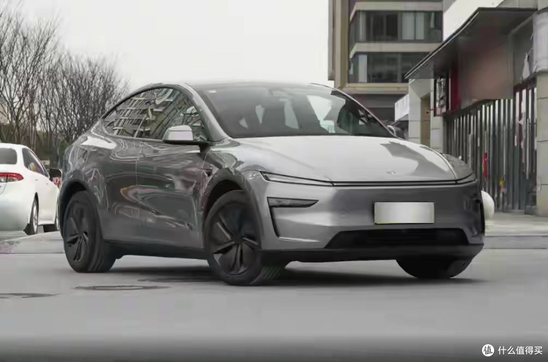 续航破800km!2026款Model Y:第五代电机加持,电耗更低更省心!