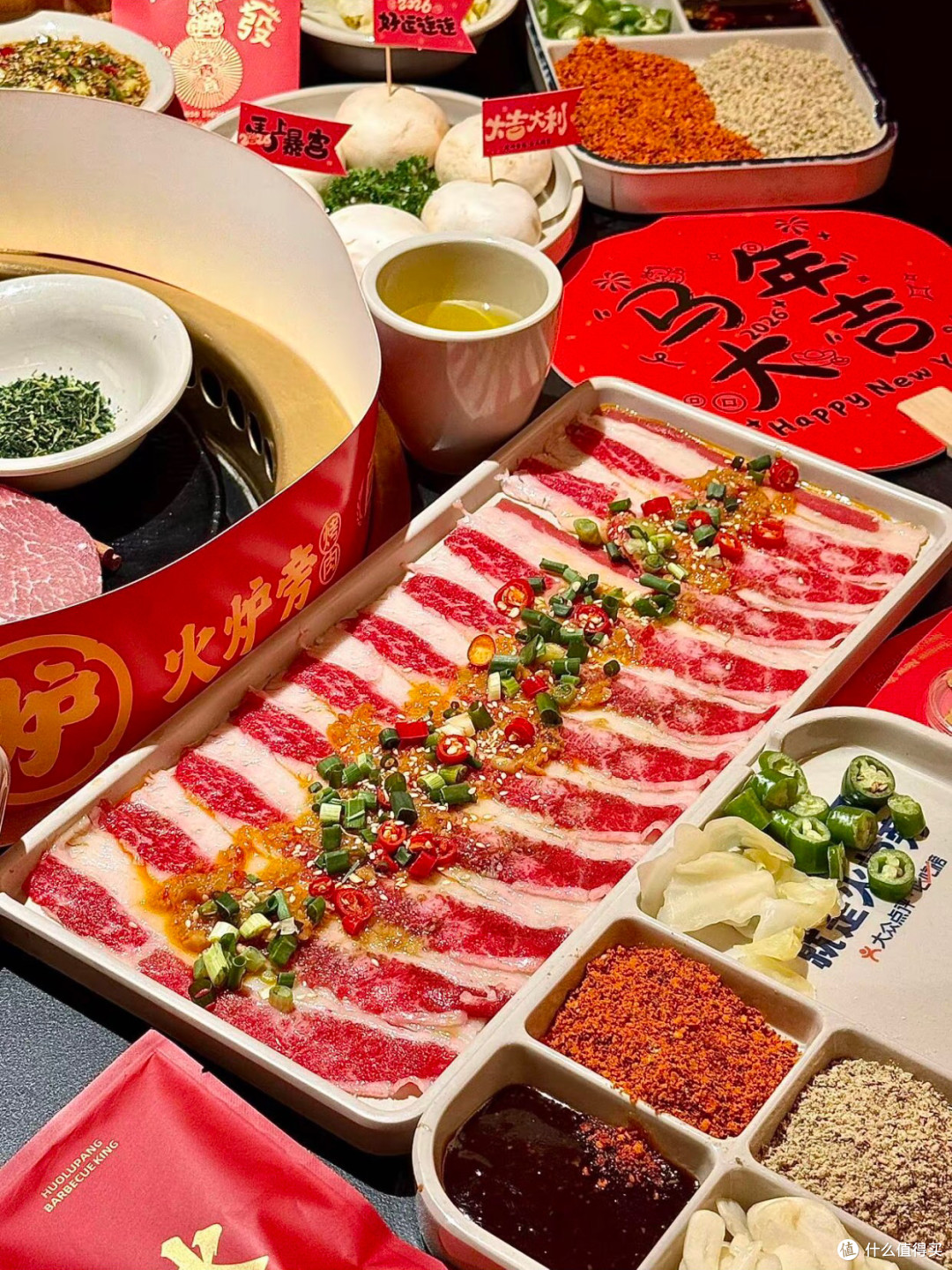 烟火开年在火炉旁烤肉,解锁新年第一份美味