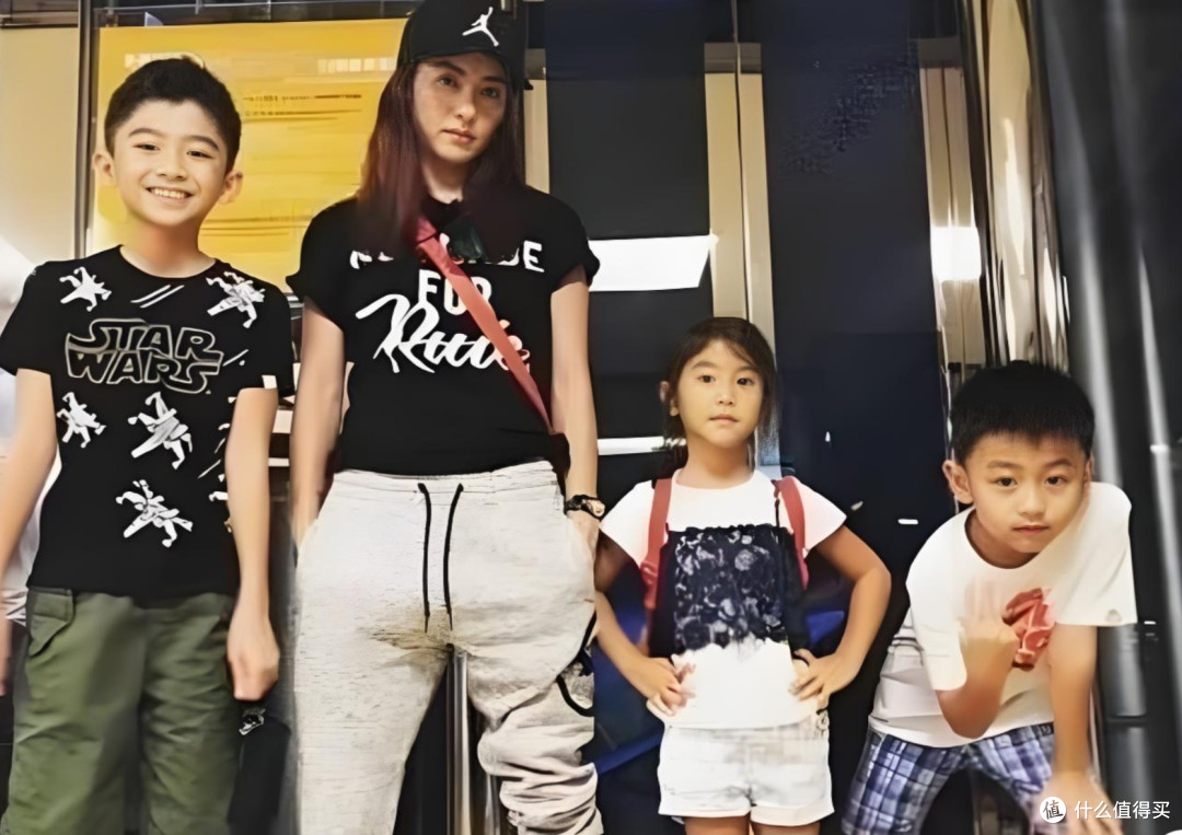 提携新人,尊重前辈,谢霆锋新姿态