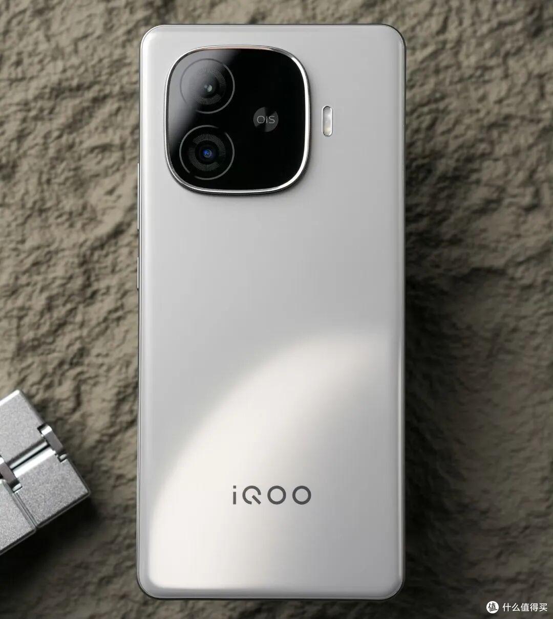 iQOO Z11 Turbo：骁龙8 Gen5+2亿像素+7600mAh，配置、价格有诚意