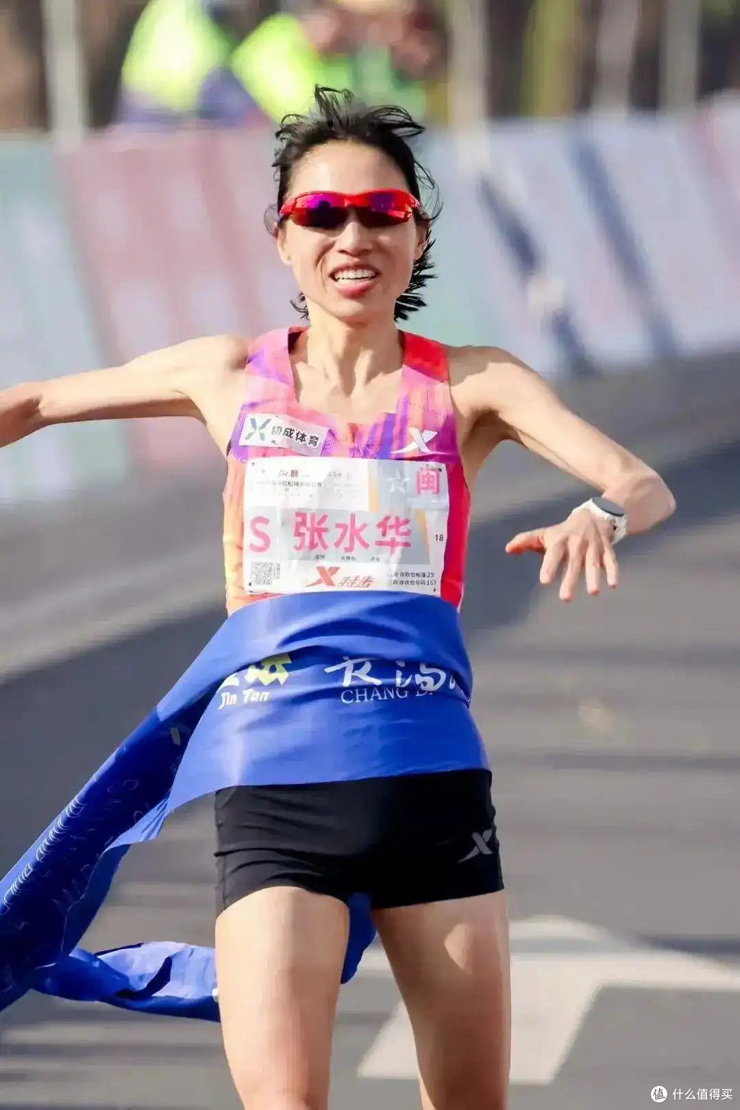逆袭封神!张水华辞职43天狂揽代言,361°亲手错失的“宝藏跑者”
