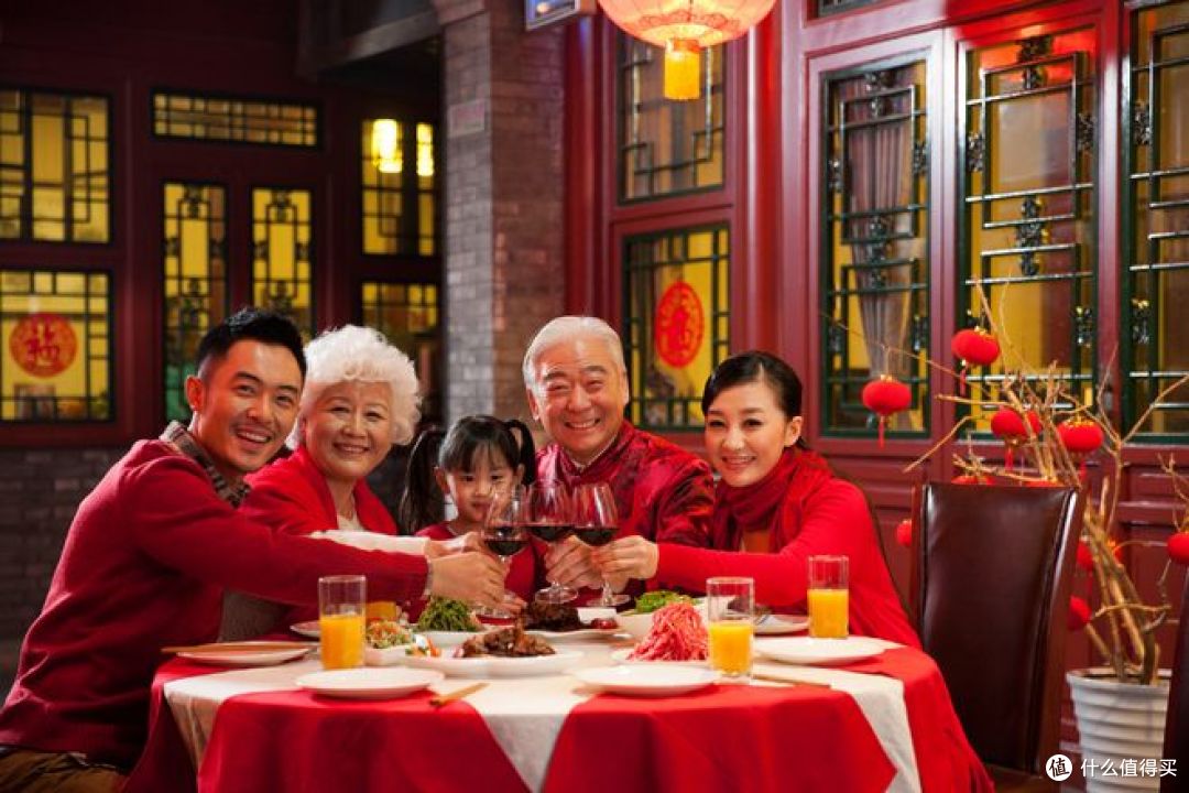 六家年夜饭大比拼,看看哪道菜最受欢迎?