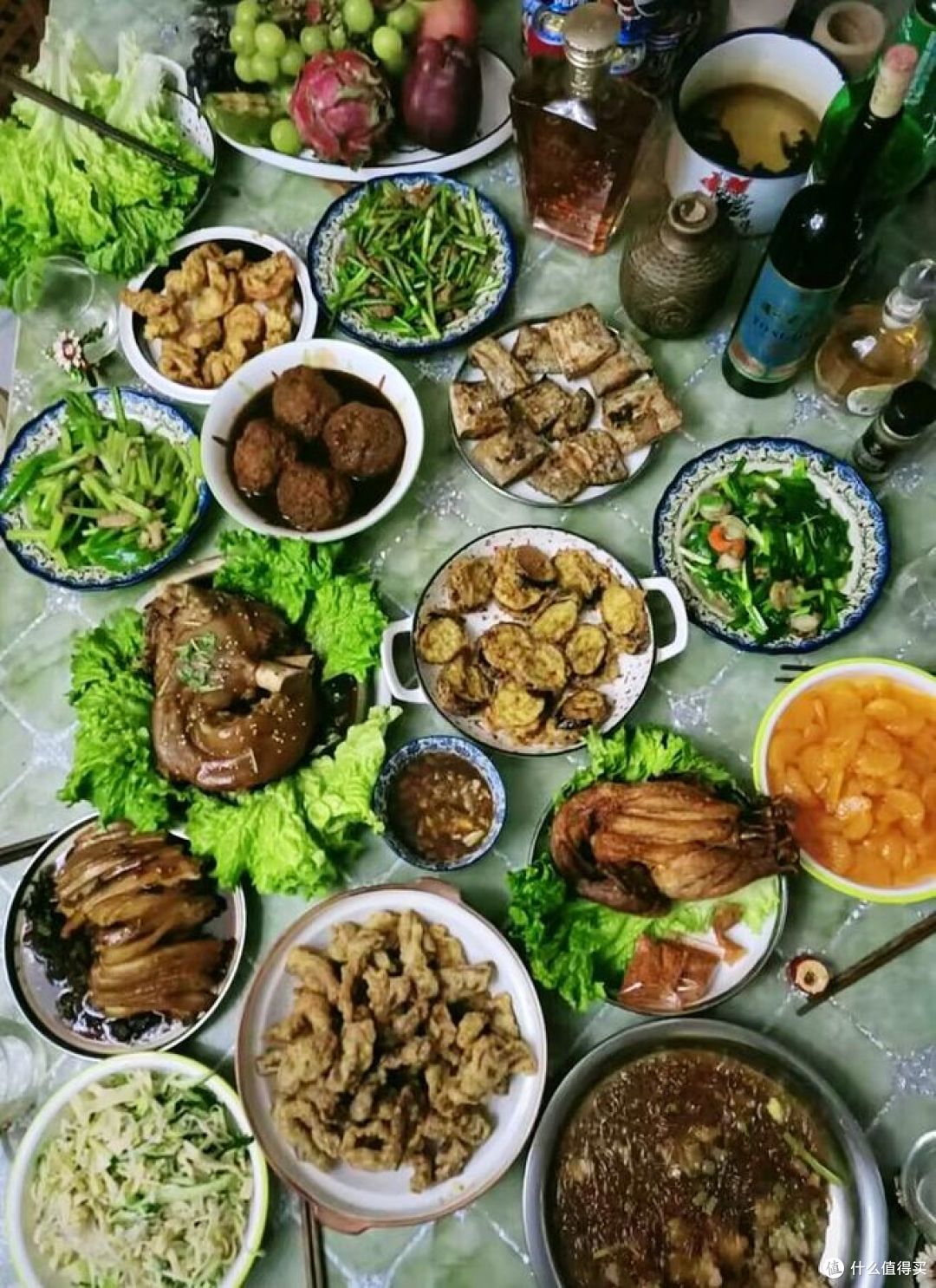 六家年夜饭大比拼,看看哪道菜最受欢迎?