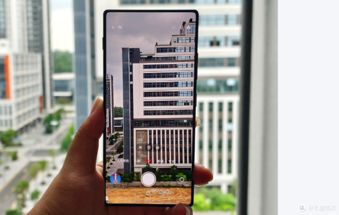 不走寻常路:35mm主摄+383万跑分+无孔全面屏,售价更加亲民了