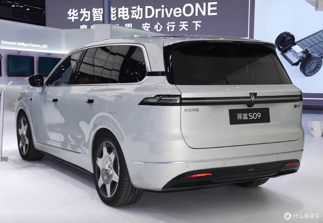 深蓝S09能买吗?它比同级车便宜将近10万,大家对这款车怎么看?