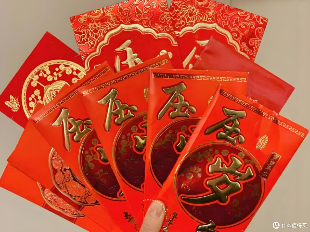 10岁娃把亲爹告上法庭,因8万压岁钱被偷,法院判:连本带息全还