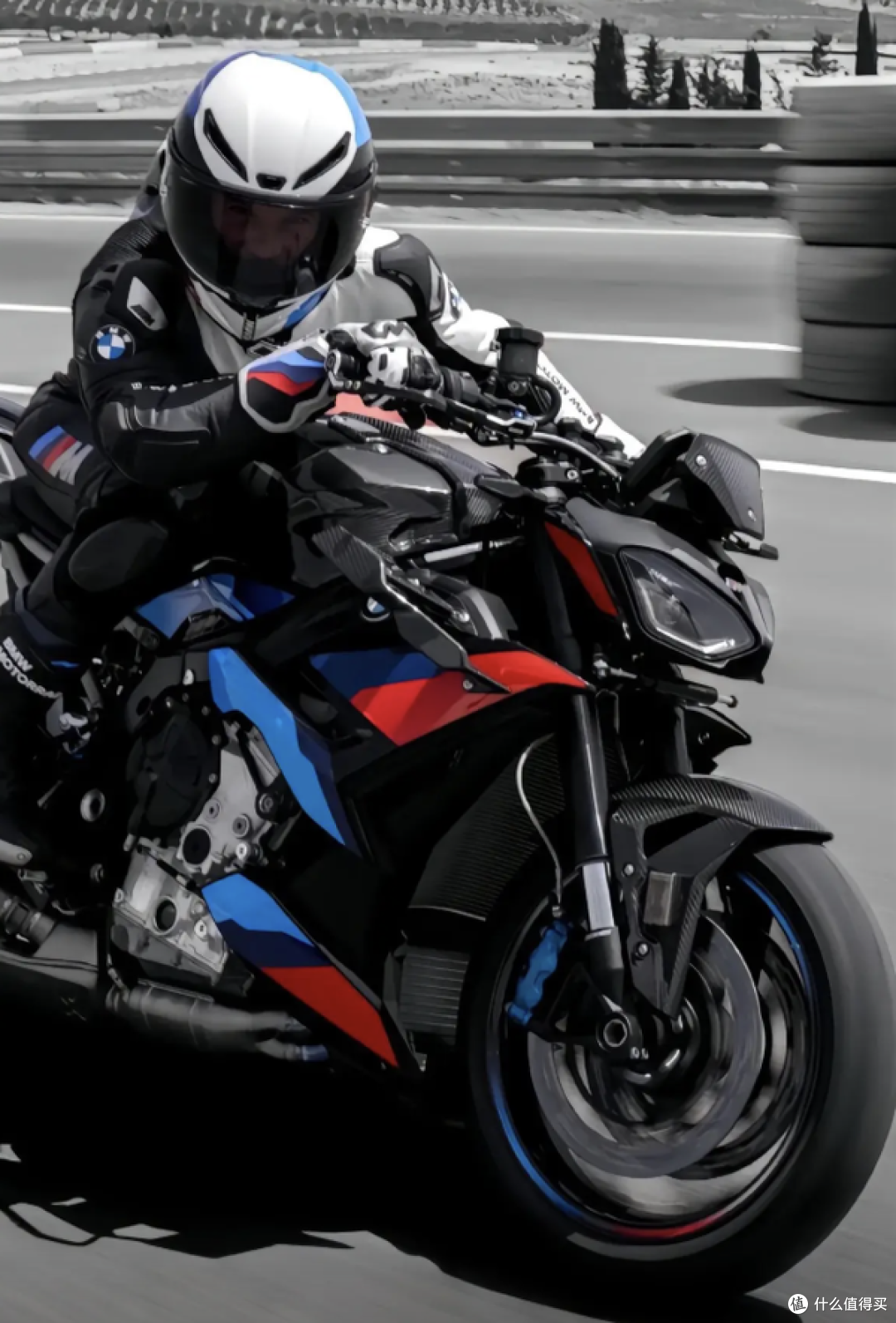 准备入手宝马S1000R：两万公里不换这个零件，当心爆缸！