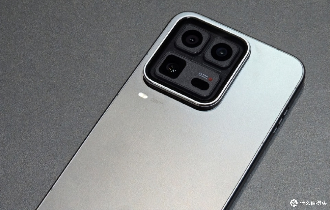 24GB+1TB,2026堪称“顶级机皇”的3款手机,流畅不卡用7年