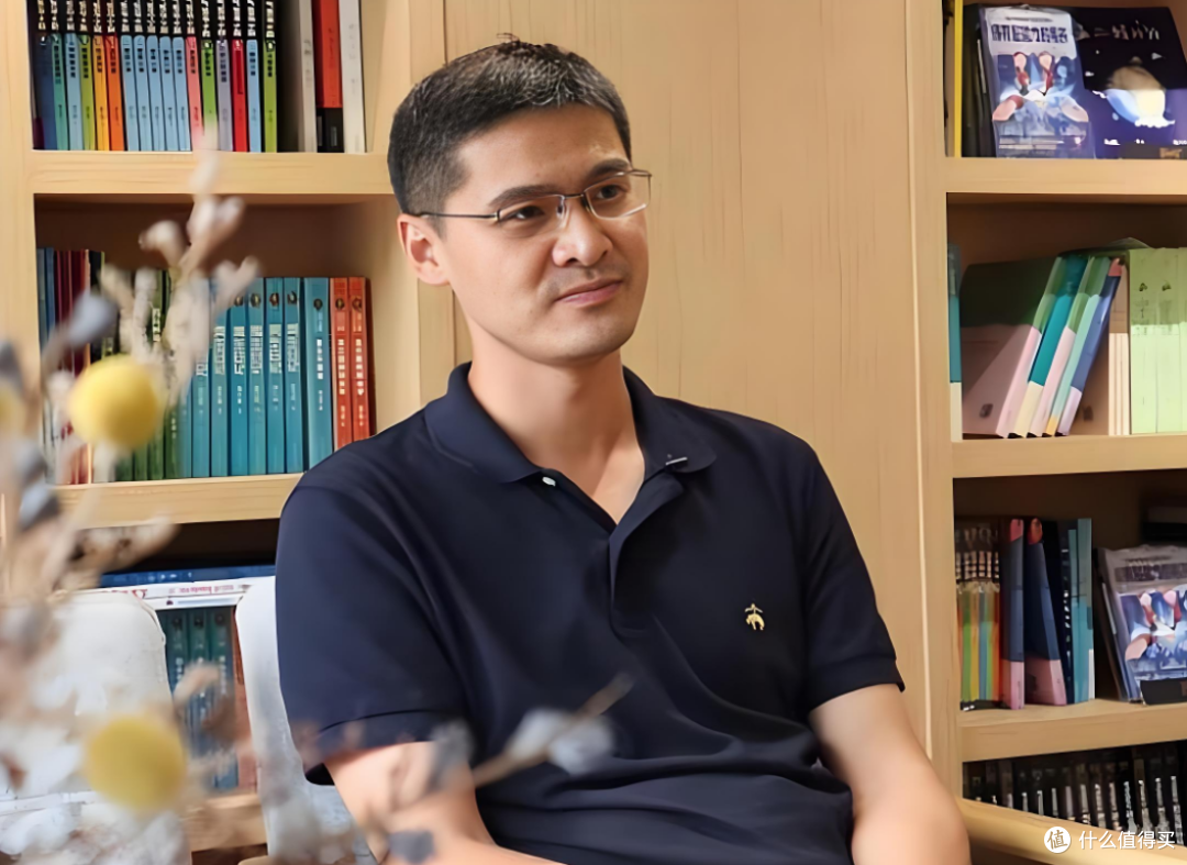 罗翔发言引热议!直言“人不该有偶像,终将走向幻灭”!
