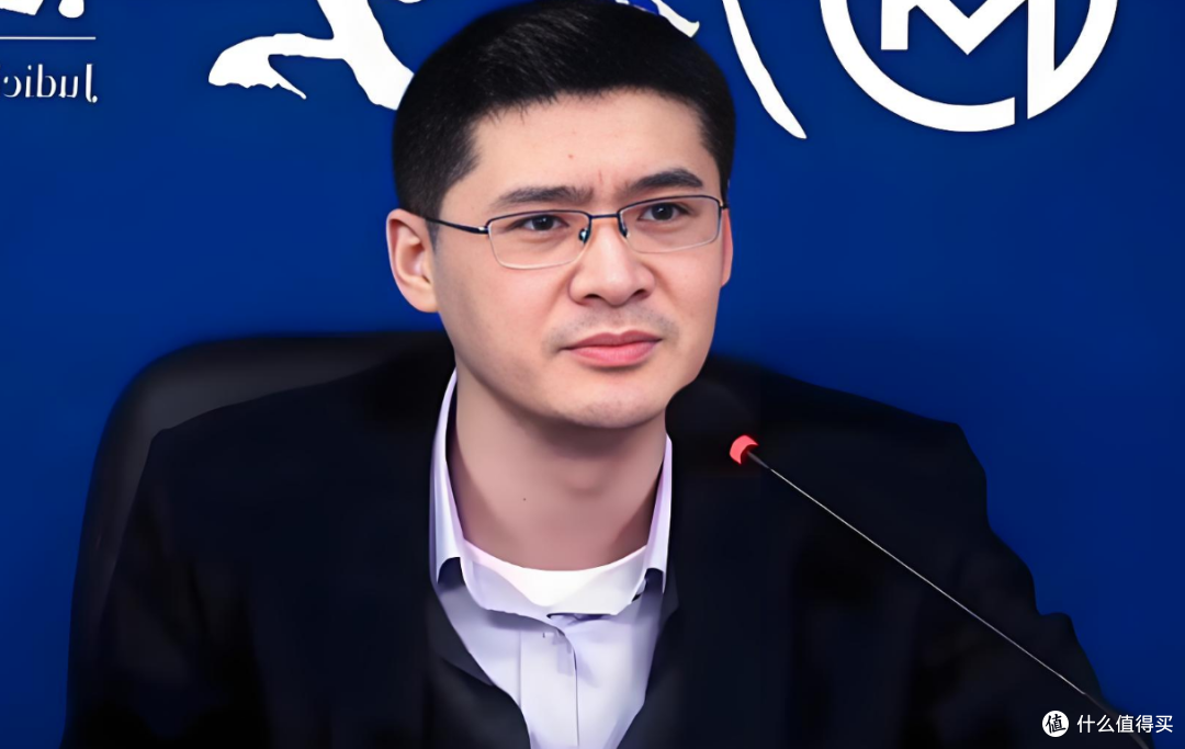 罗翔发言引热议!直言“人不该有偶像,终将走向幻灭”!