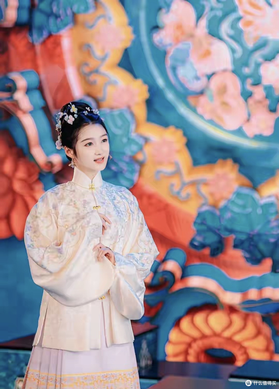 “马面裙”成为马年时尚,但汉服普及为何“重女轻男”?