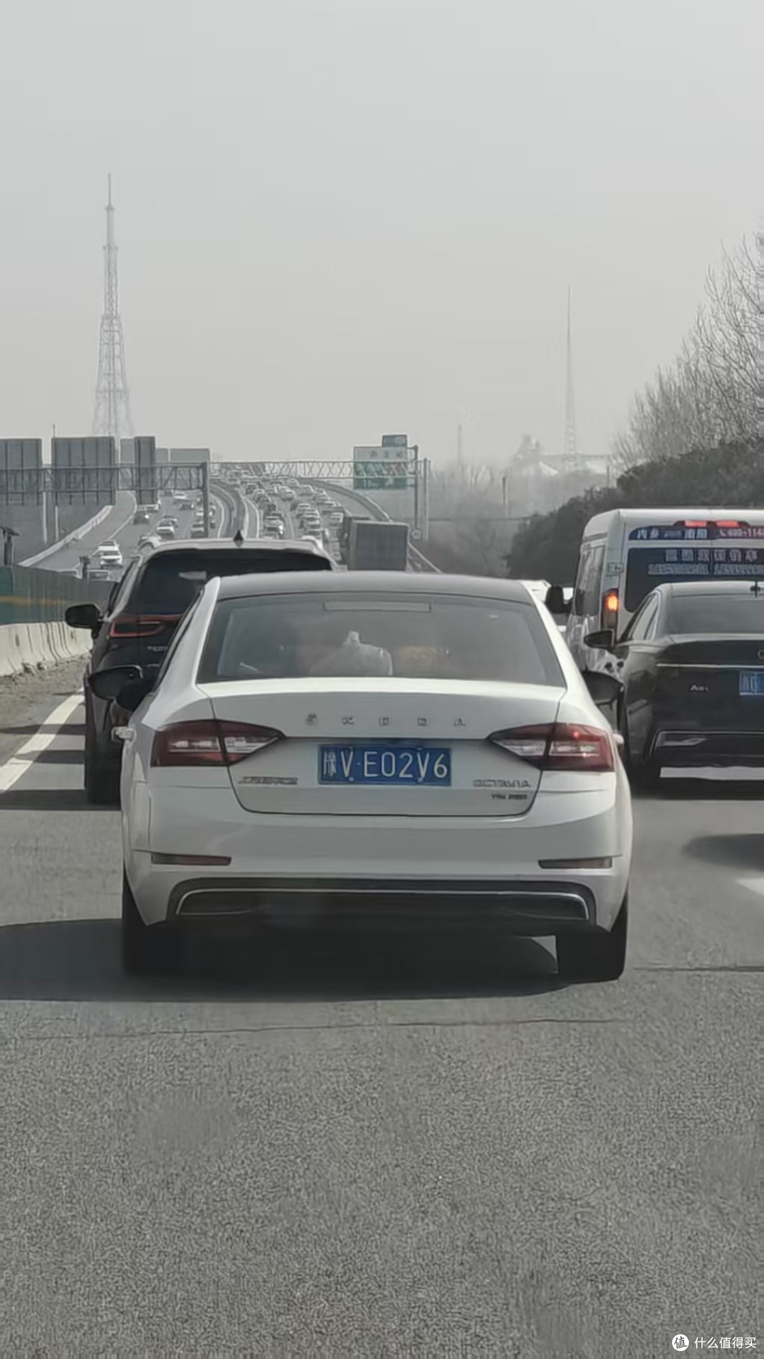 那个爆胎的午后,我重新理解了“安全第一”