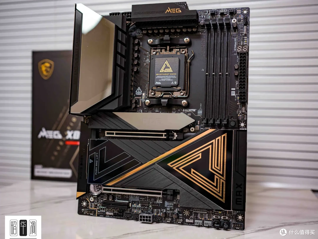 板皇驾到?拆解微星 X870E ACE MAX,看懂顶级 AM5 主板的含金量