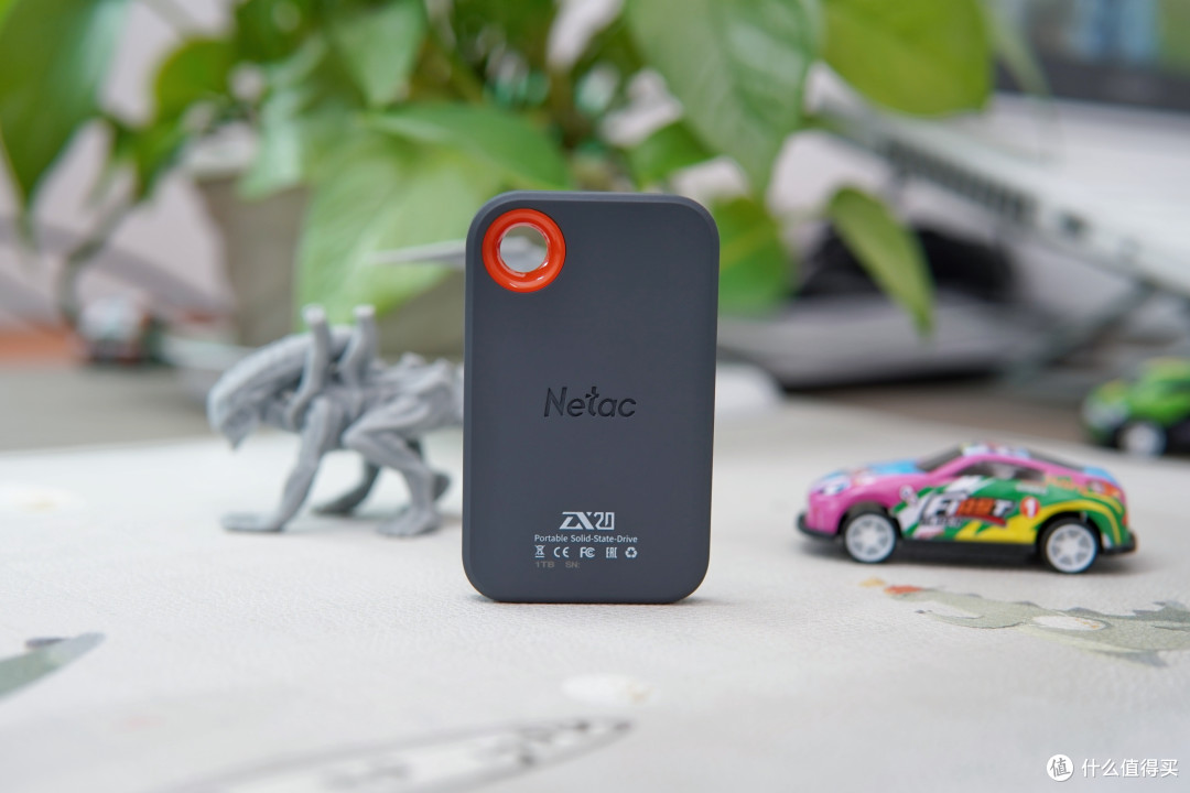 每秒读速高达2GB,文件加密系统超强——朗科ZX20移动固态硬盘