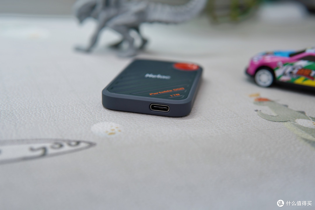 每秒读速高达2GB,文件加密系统超强——朗科ZX20移动固态硬盘