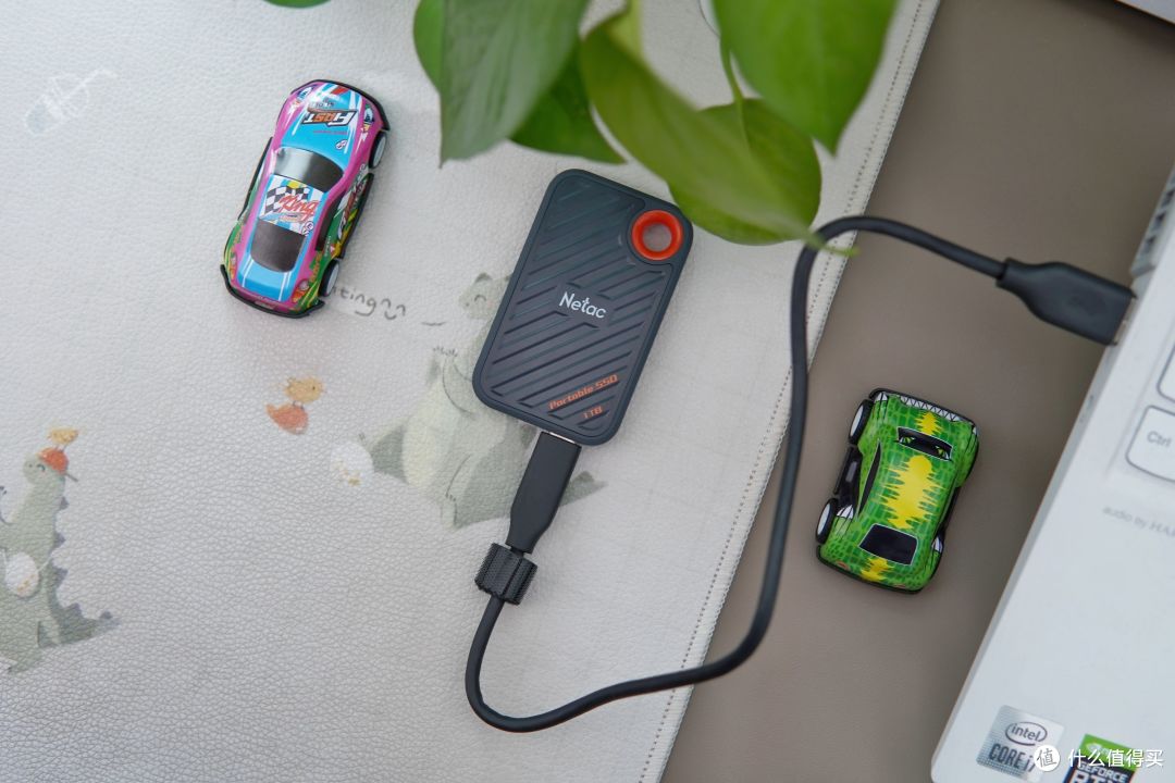 每秒读速高达2GB,文件加密系统超强——朗科ZX20移动固态硬盘