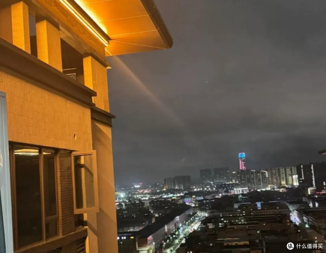 有一种痛苦叫买了“次顶层”,想象很美好,住进去却一言难尽!