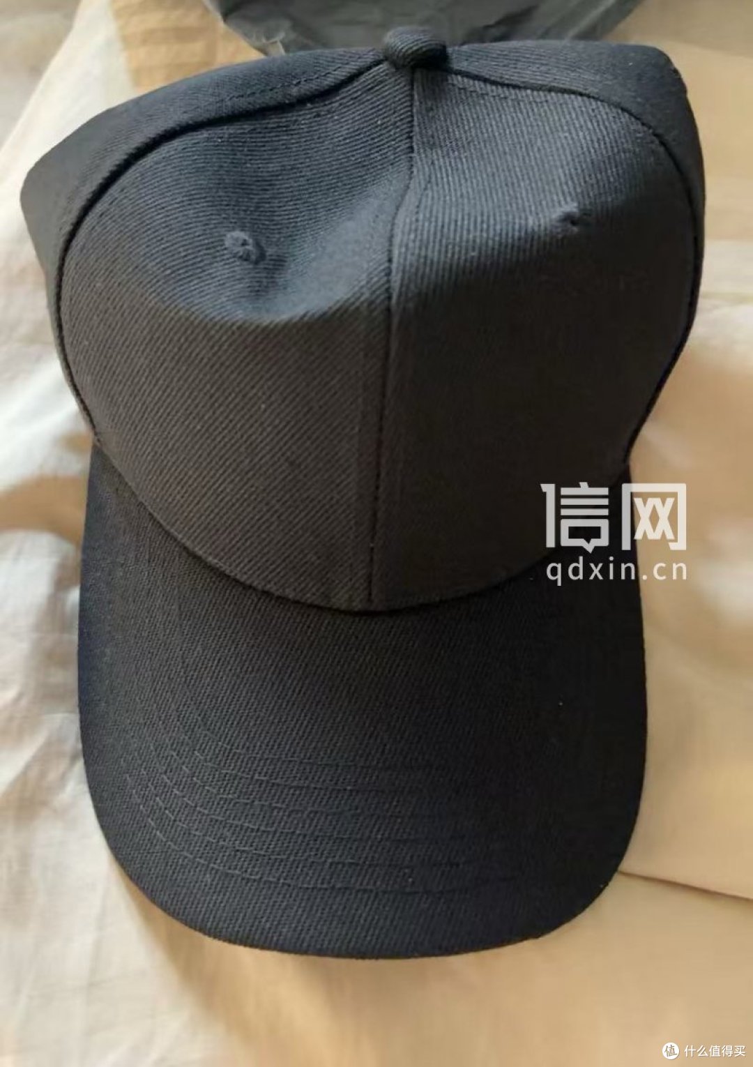 以为捡漏买到无印良品帽子到手发现是山寨货 八千多条好评引质疑