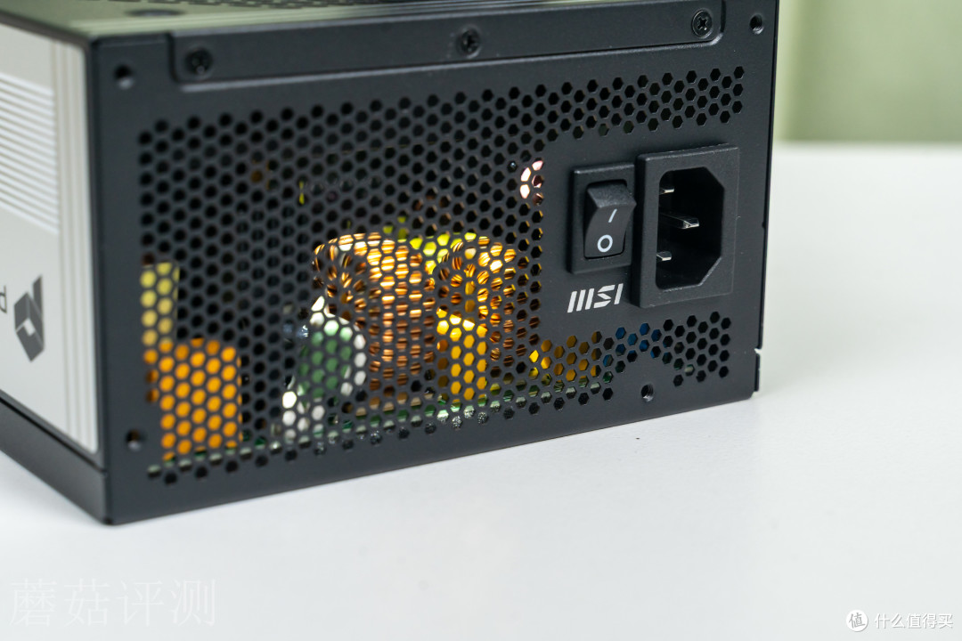 运行高效,质保独一档,微星PRO A1000PL PCIE5白金全模电源评测