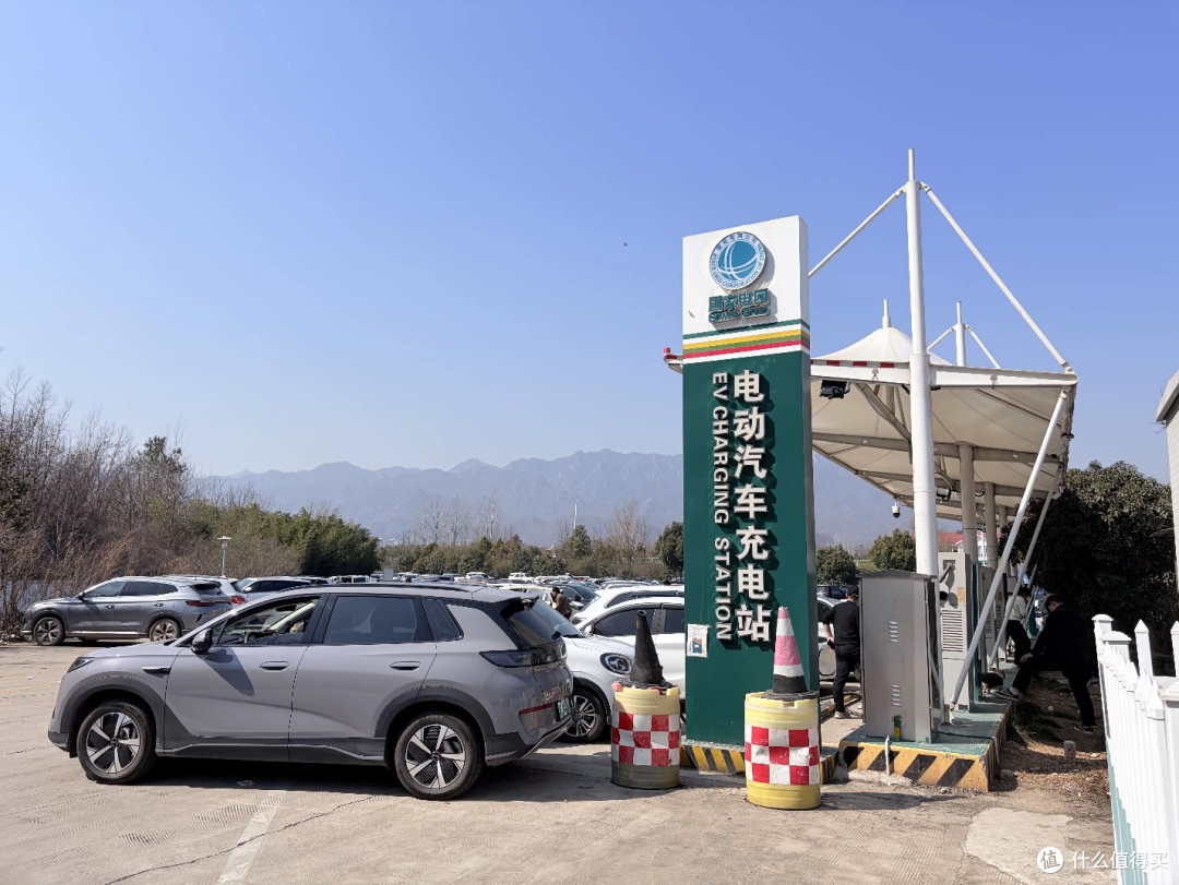 换电站16块电池还不够?春运高速换电:最快4分钟,有时排队1小时