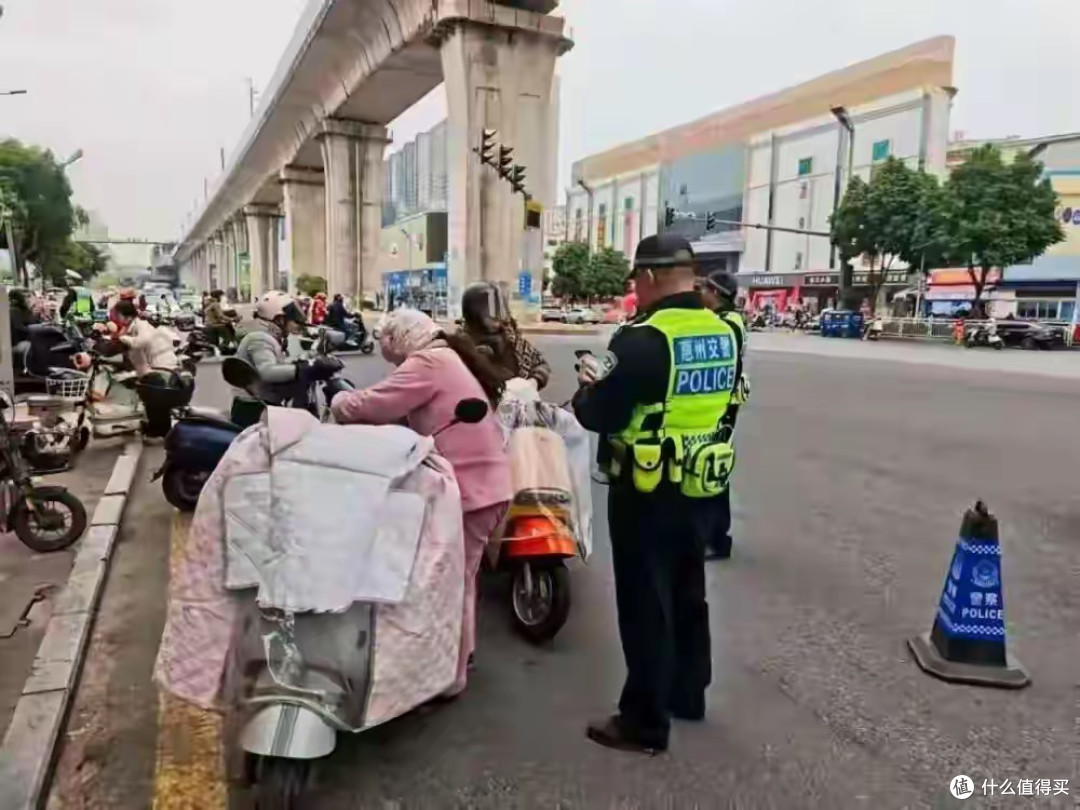 825号令正式实行！2月起，乱罚款、随意拦车的日子真的结束了！