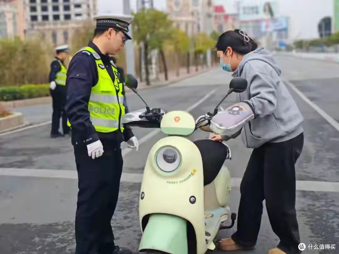 825号令正式实行！2月起，乱罚款、随意拦车的日子真的结束了！