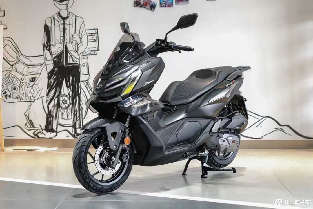 刚上市就登顶!无极翼龙 SR150R 凭啥把升仕 150X 挤下榜首?