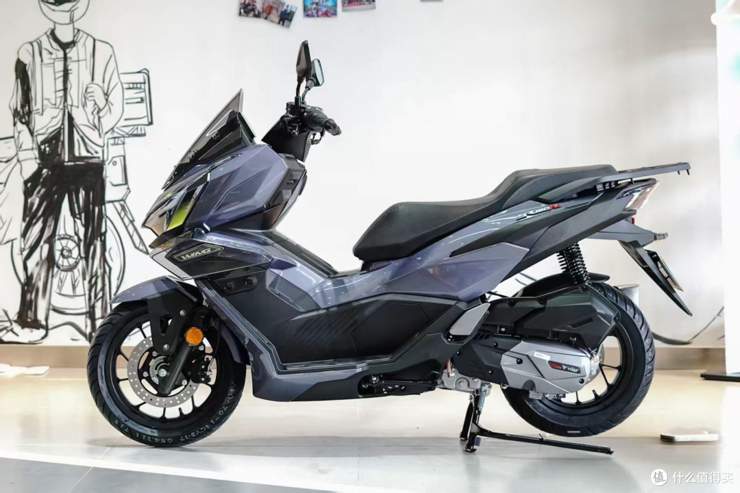 刚上市就登顶!无极翼龙 SR150R 凭啥把升仕 150X 挤下榜首?