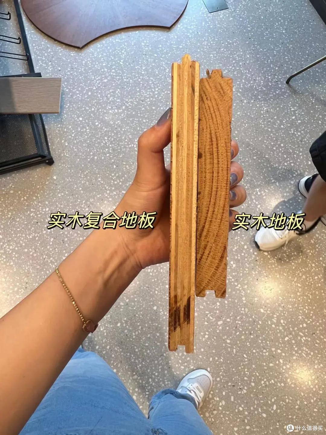 越来越多人客厅不铺实木地板,学学广东人的做法,便宜耐用还防潮