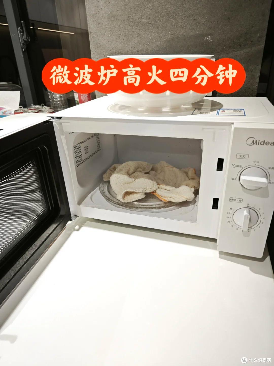 被年轻人的“微波炉用法”惊到了,换个思路,秒变“厨房神器”