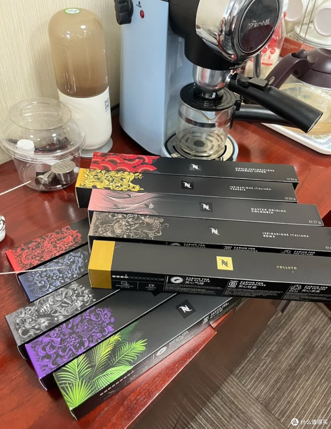 咖啡与茶饮：打工人的清醒与快乐