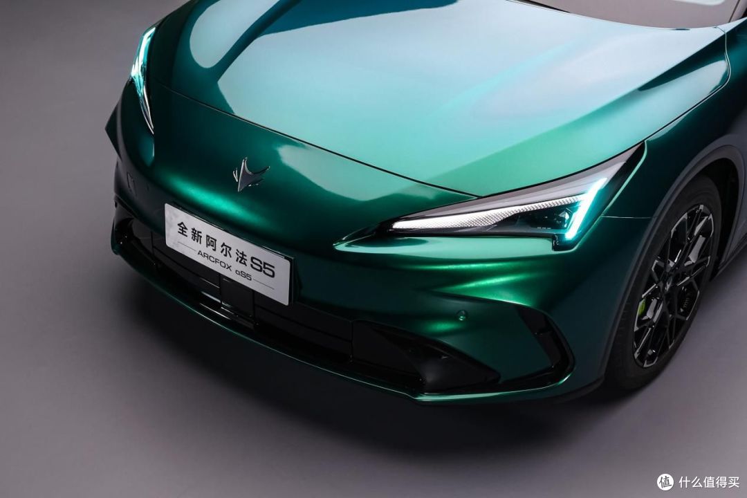 智驾小蓝灯上车!极狐全新阿尔法S5官图曝光,3月1日预售