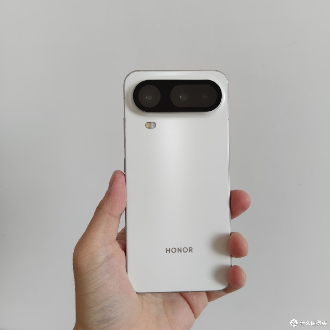 主力机差点意思,但作备机比iPhone Air舒服—荣耀Magic8 Pro Air