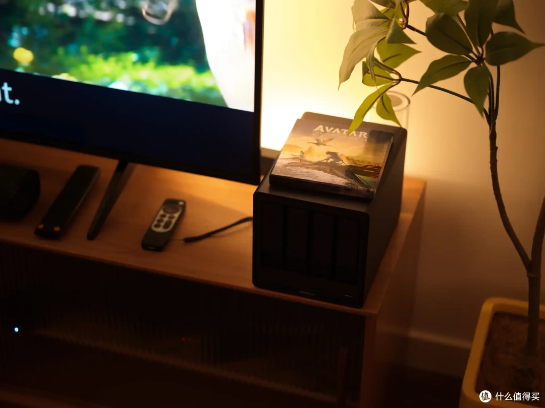 四盘位旗舰NAS，搞定家庭全部数据需求｜绿联DXP4800 Pro