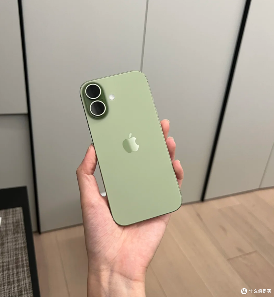 太猛了！iPhone彻底妥协了，国补+降价双重叠，全系价格大跳水