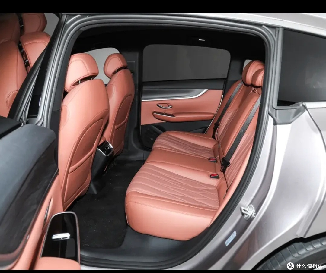 长安冠军车型登场!272马力+4.48L油耗,置换后仅9.8万起!