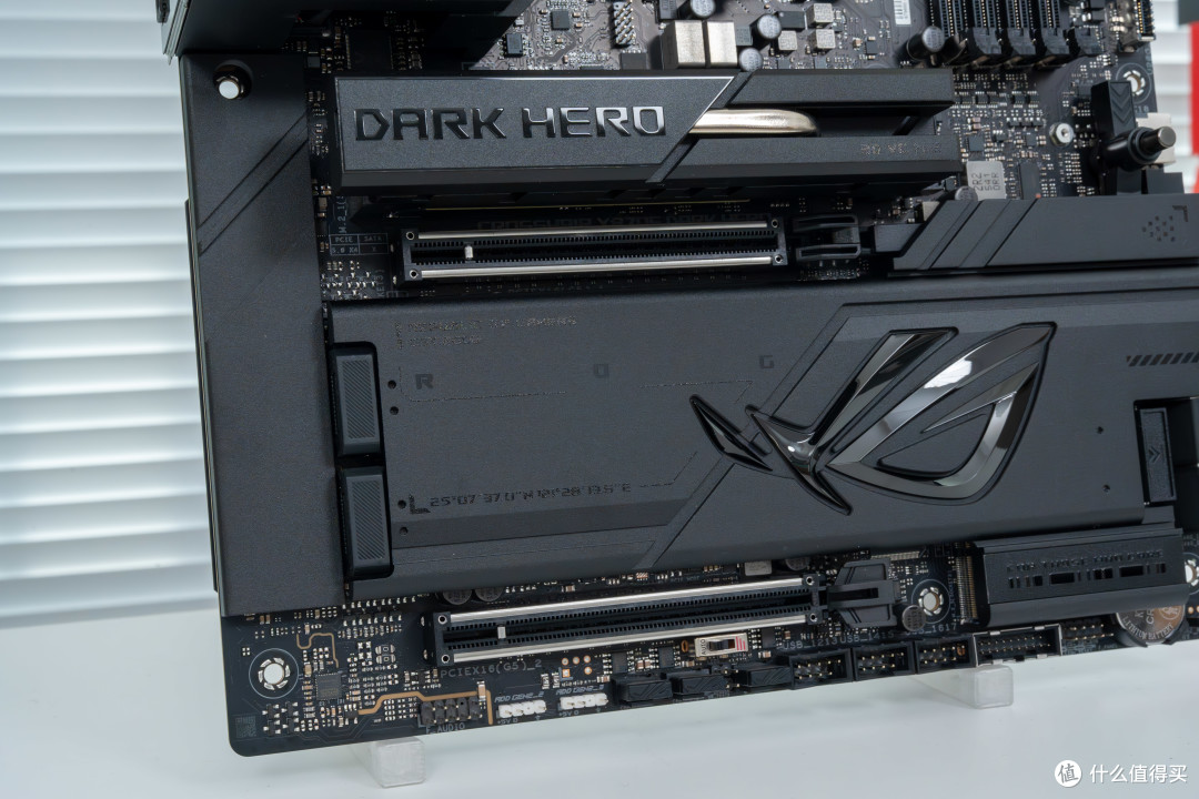暗黑旗舰登场,游戏党的心头好ROG X870E DARK HERO实测