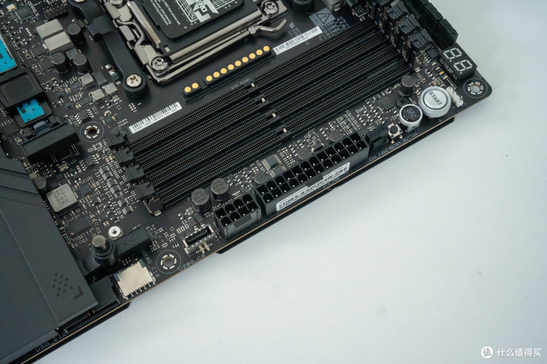 暗黑旗舰登场,游戏党的心头好ROG X870E DARK HERO实测