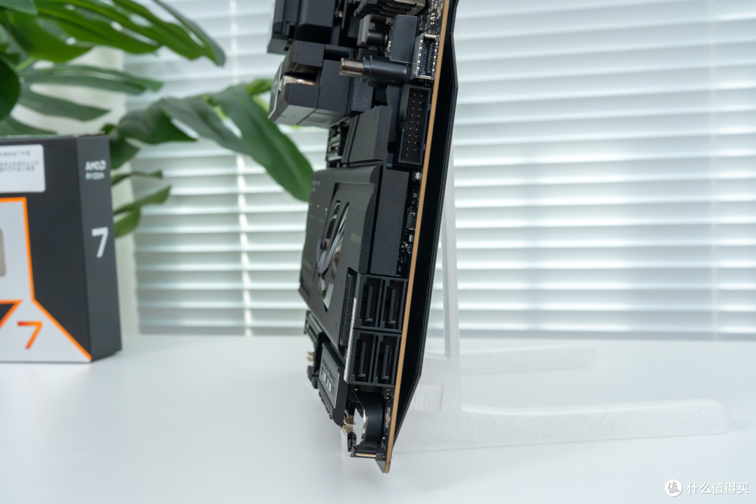 暗黑旗舰登场,游戏党的心头好ROG X870E DARK HERO实测