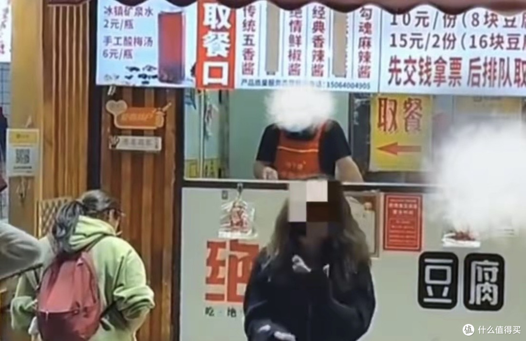 请假2小时被开除后续:店主真容曝光社死,黑历史被扒,已找律师