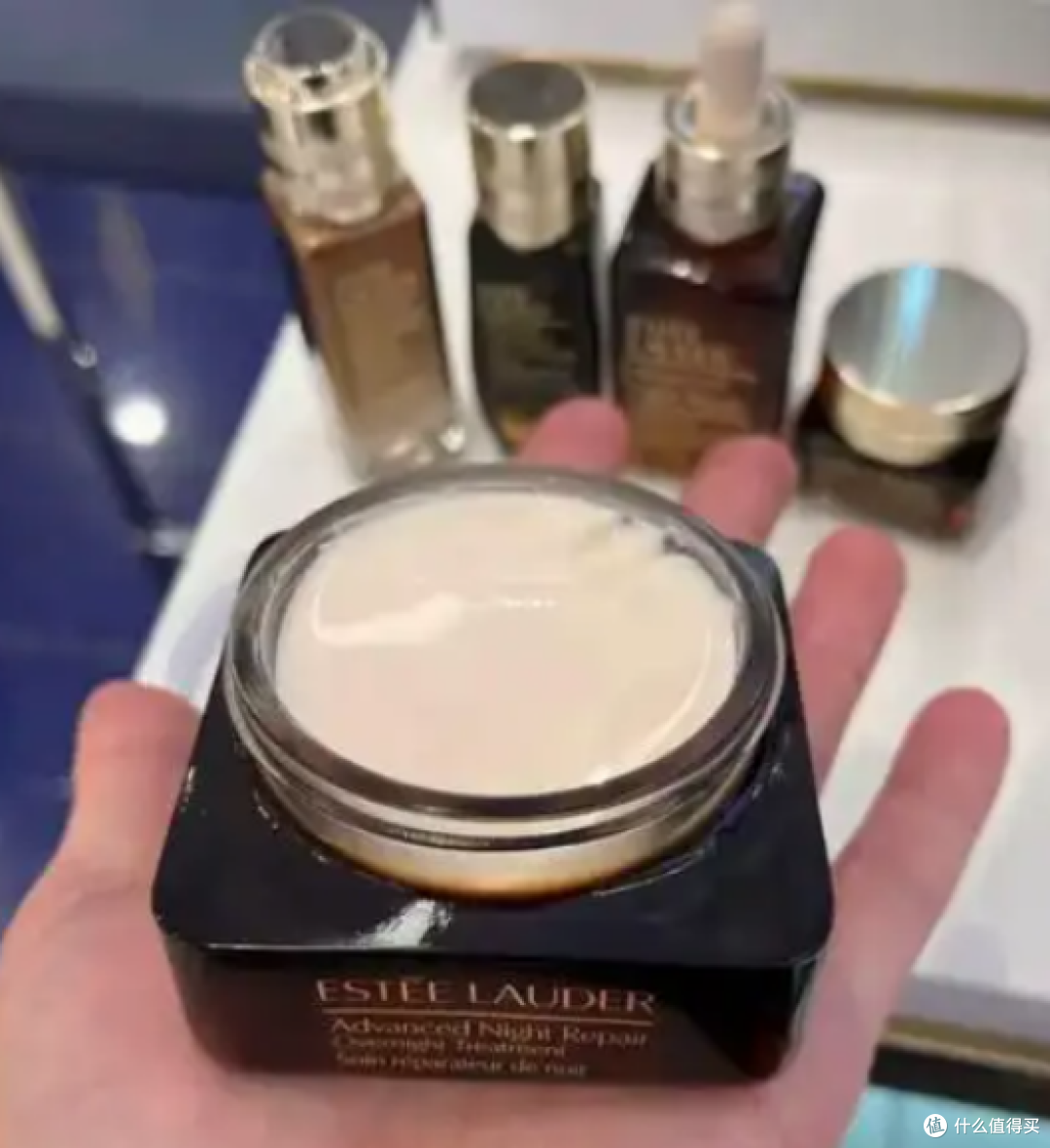 晨起脸垮浮肿，如何拯救脸垮纹黄的熬夜肌
