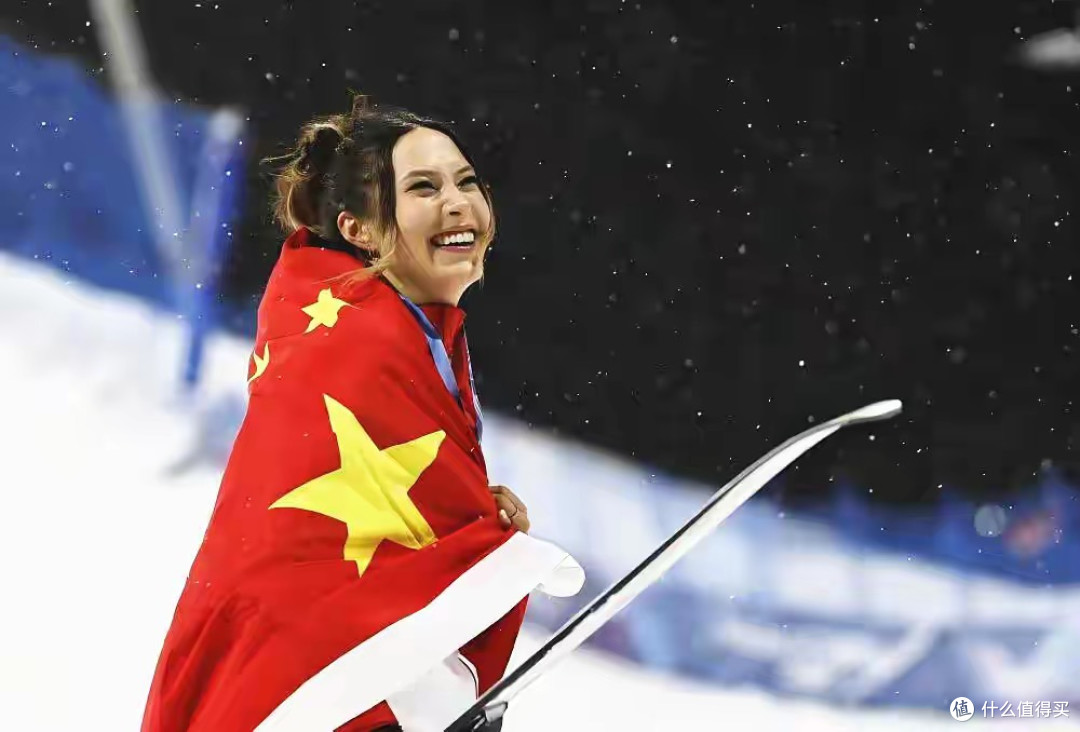 美国正密谋“谷爱凌法案”,要没收其全部收入,将她视为背叛者!