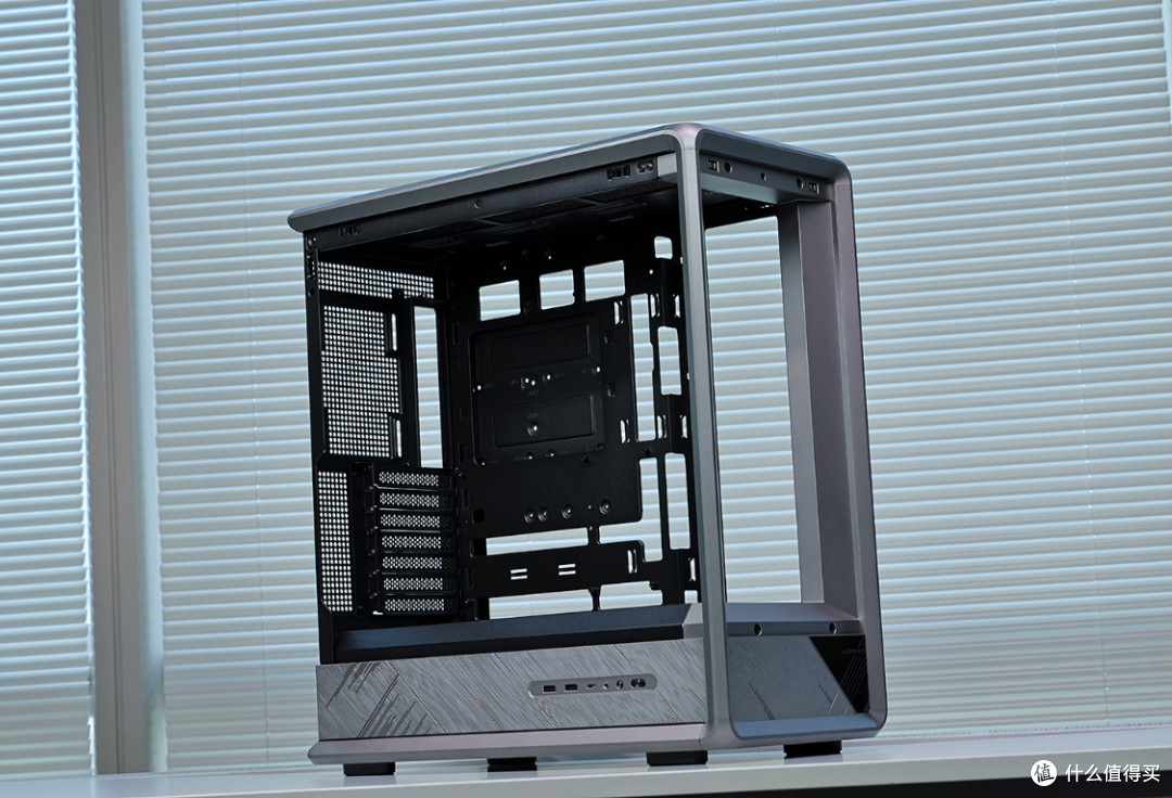 26年3月2.7W游戏顶配装机:98X3D+技嘉X870E+5080HOF+乔思伯D401