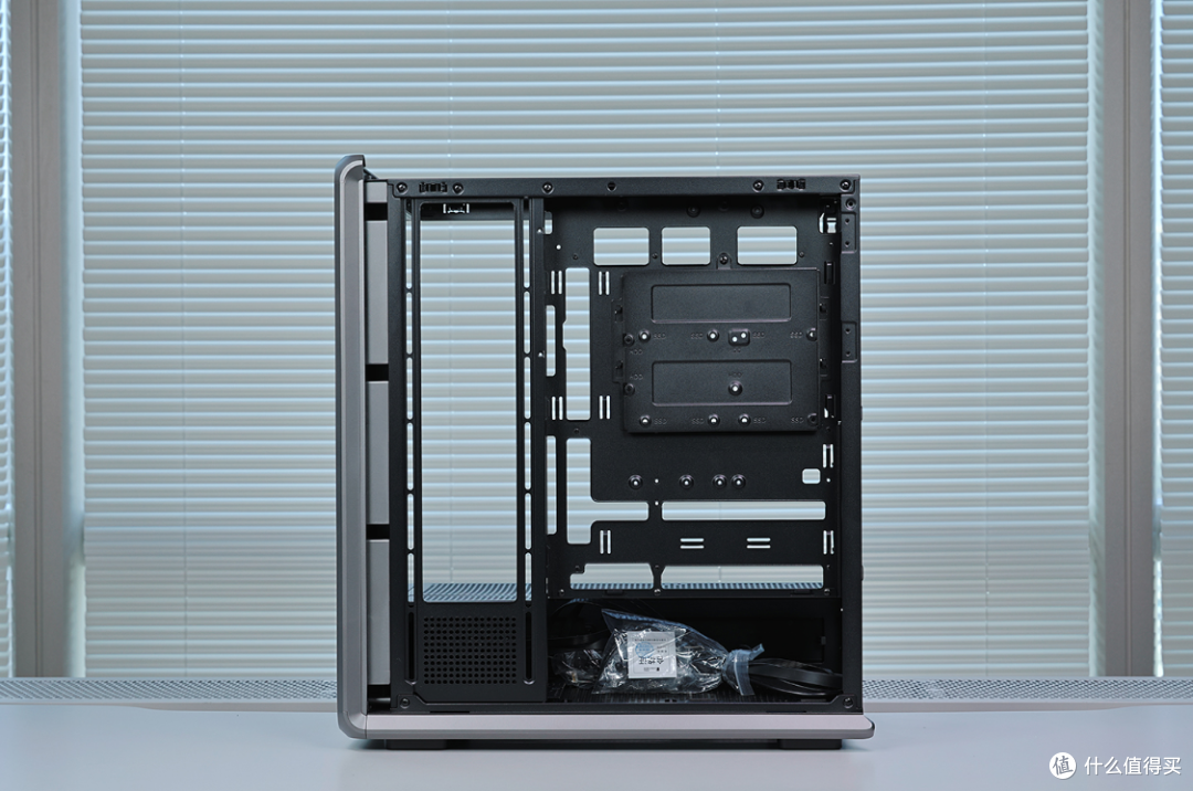 26年3月2.7W游戏顶配装机:98X3D+技嘉X870E+5080HOF+乔思伯D401