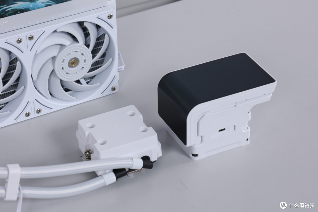 26年3月2.7W游戏顶配装机:98X3D+技嘉X870E+5080HOF+乔思伯D401