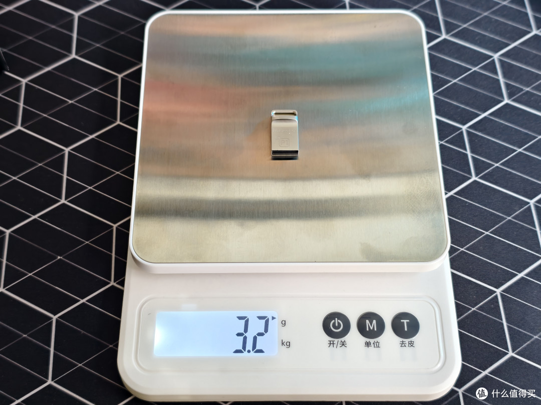 折腾NAS太复杂?试试这个白菜价方案:梵想P1 U盘搞定所有专业事