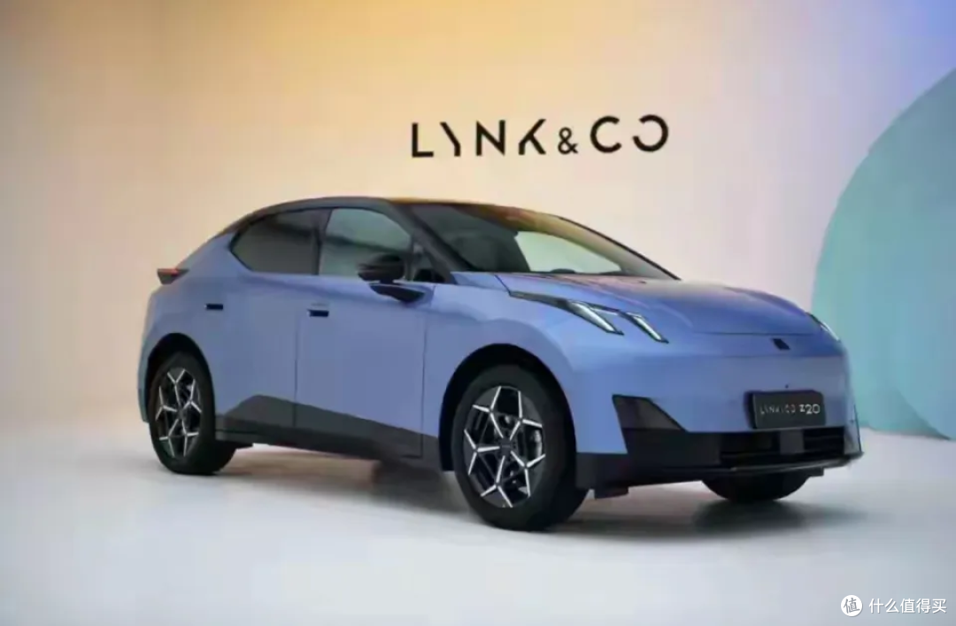 离谱!领克 Z20 语音把大灯关了,高速漆黑撞车,官方火速修复
