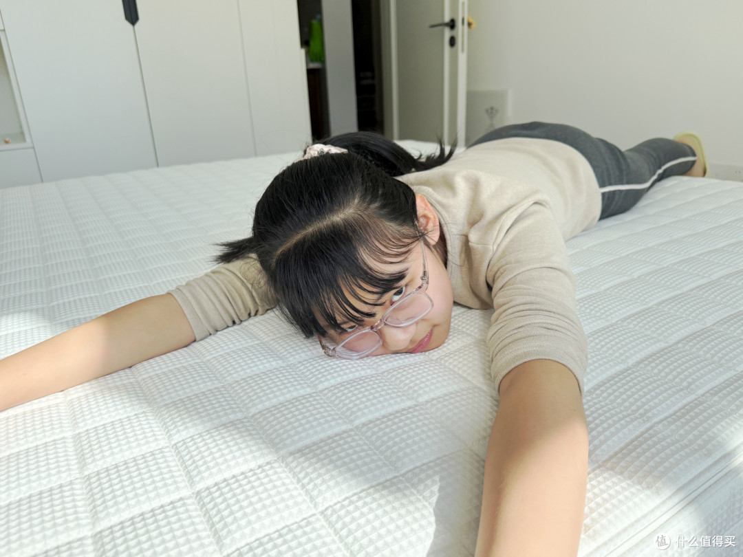 能水洗的厚床垫、硬度可调、零胶水:栖作坚果床垫深度使用分享