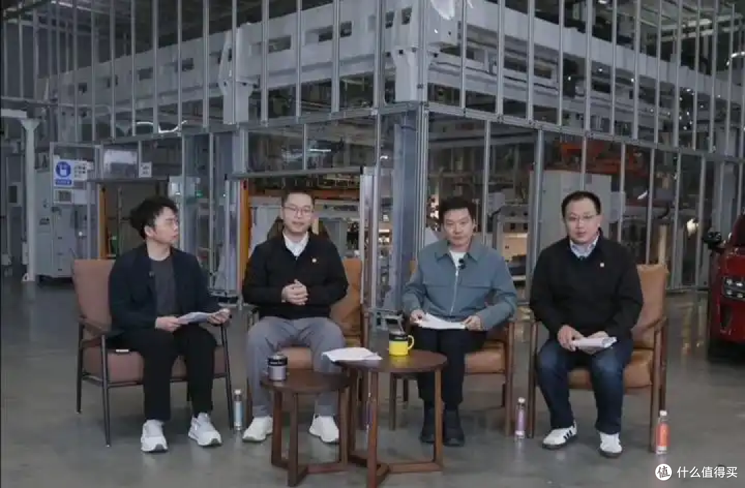 雷军直播喊话:后排不系安全带,气囊白给!新一代SU7双机械开门