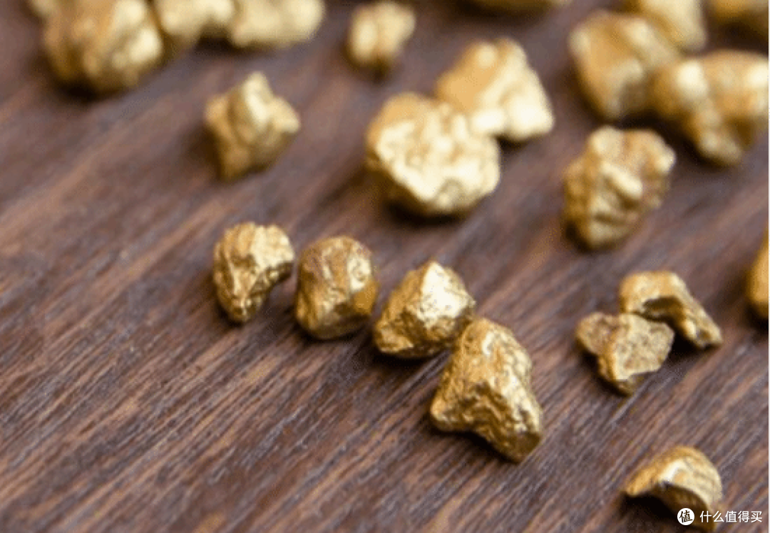笨贼翻窗偷“黄金”,失主笑喷:那是我刚取的肾结石,给你个教训